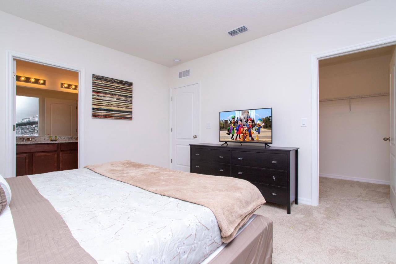 Gorgeous 5 Bd W/ Pool Close To 6071 *