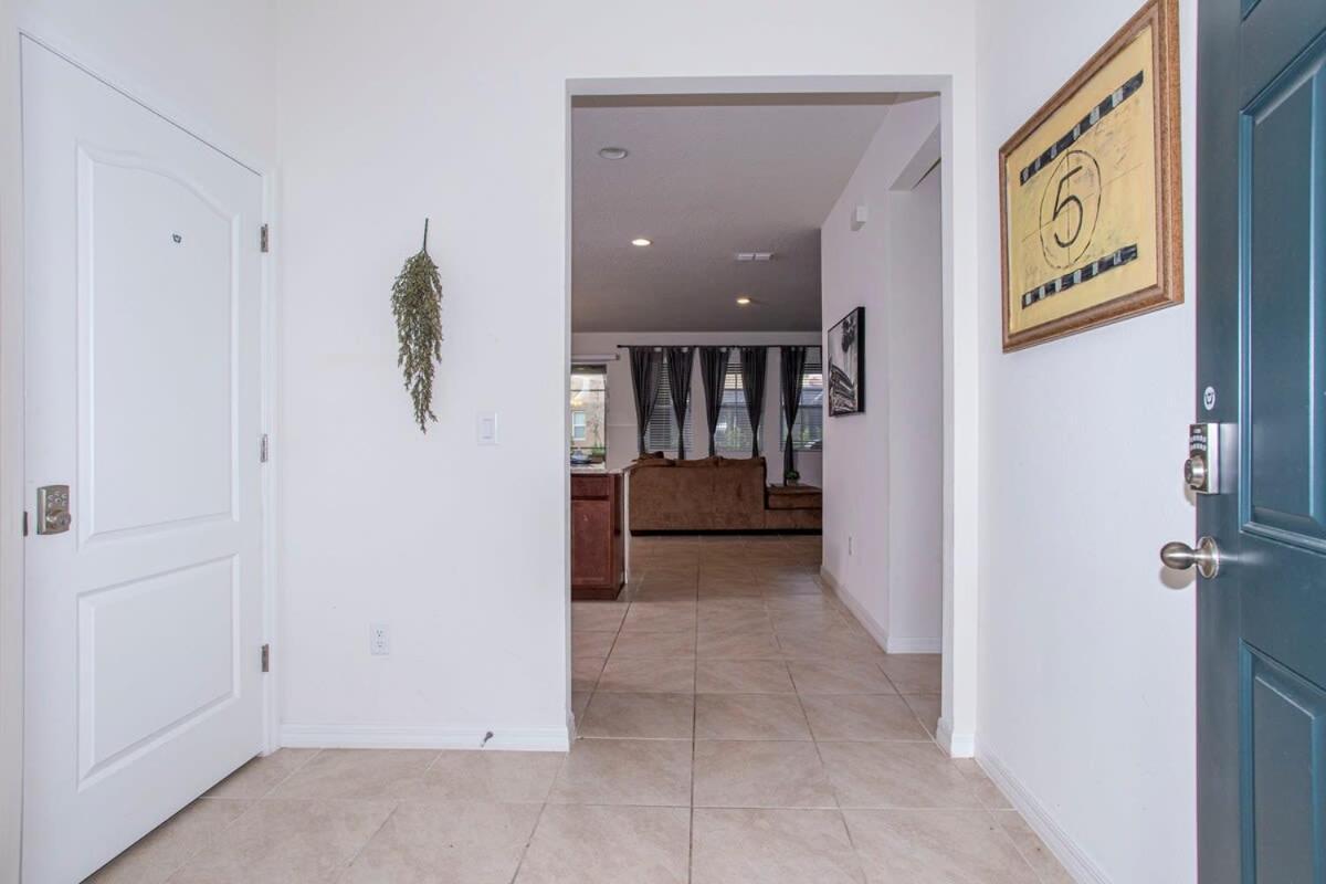 Casa de Férias Gorgeous 5 Bd W/ Pool Close To 6071