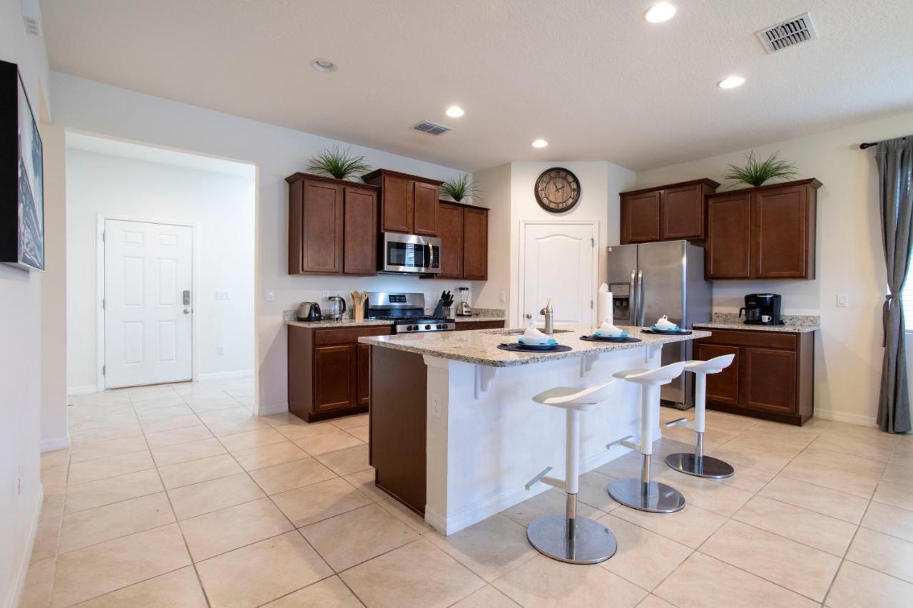 Gorgeous 5 Bd W/ Pool Close To 6071 Holiday home