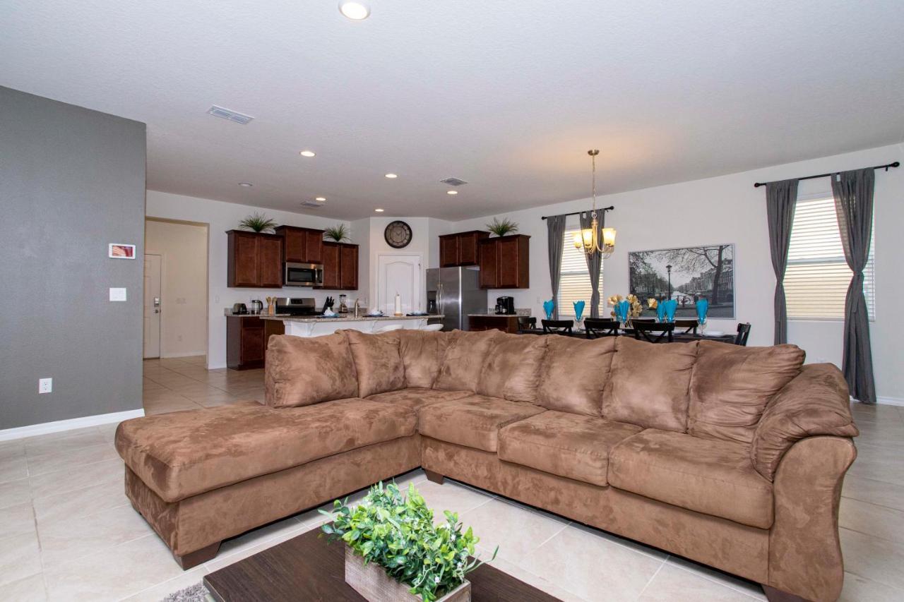 Gorgeous 5 Bd W/ Pool Close To 6071 Holiday home Davenport