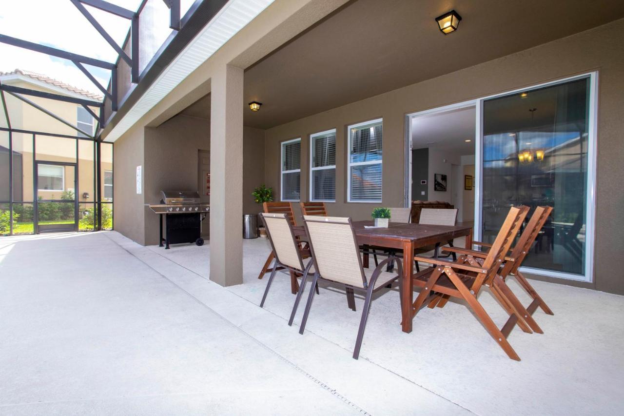 Gorgeous 5 Bd W/ Pool Close To 6071 *