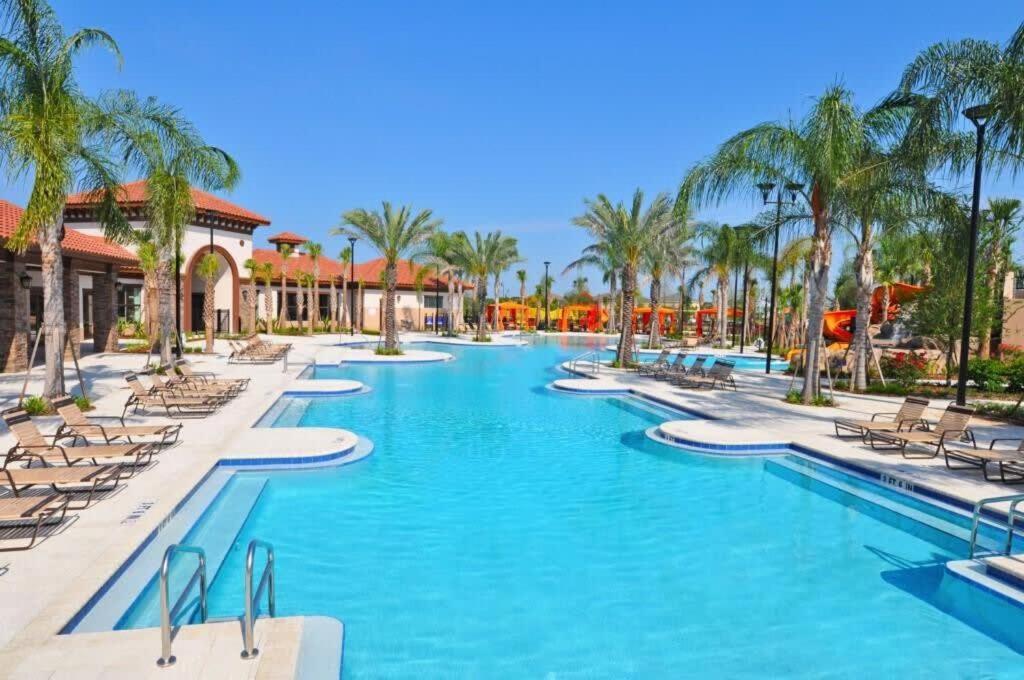 Gorgeous 5 Bd W/ Pool Close To 6071