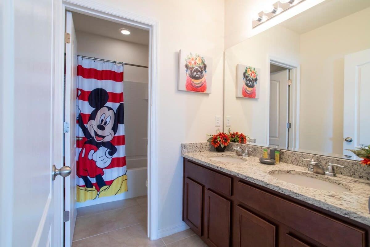 Gorgeous 5 Bd W/ Pool Close To 6071 Holiday home