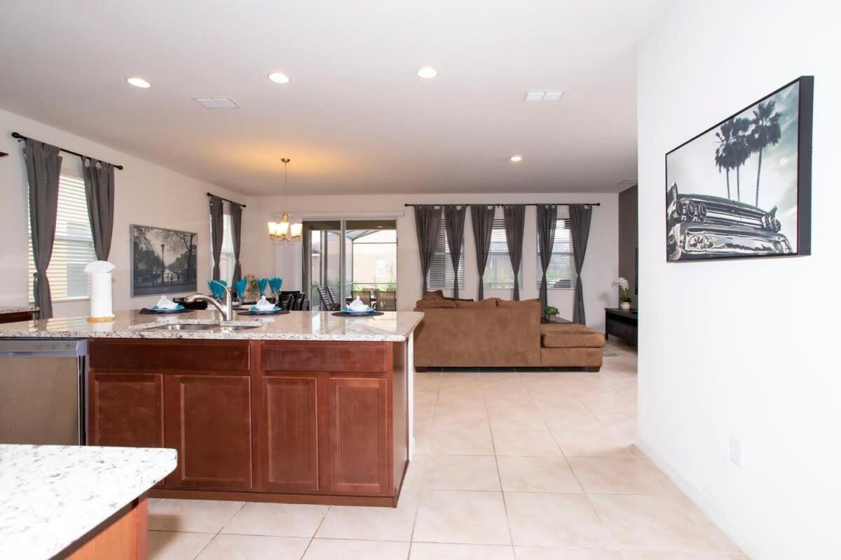 Gorgeous 5 Bd W/ Pool Close To 6071 Ferienhaus